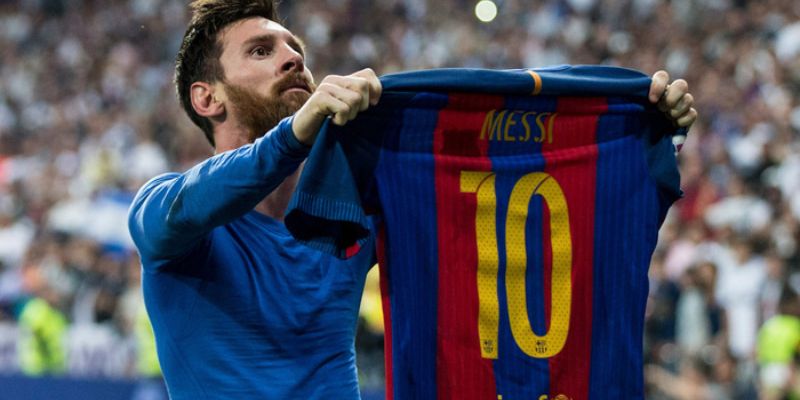 Messi gắn bó với đội tuyển Barcelona hơn một thập kỷ